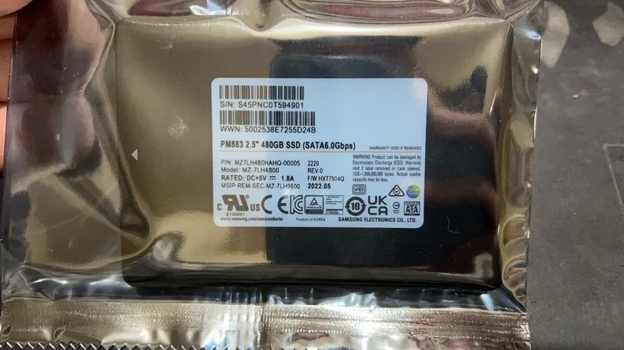 SSD-накопитель Samsung PM883 480G 480GB SATA 6.0Gbps Enterprise SSD MZ-7LH4800 M
