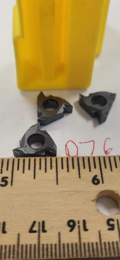 Режущий инструмент Kennametal LT-16ER 24UN KC 5025 Carbide Threading Insert . EX — фото лота 1