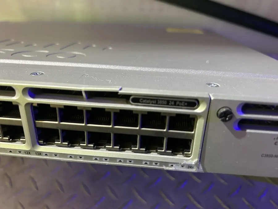 Коммутатор Cisco Catalyst WS-C3850-24P-S Switch 24 Port Gigabit PoE+ 715W — фото лота 2