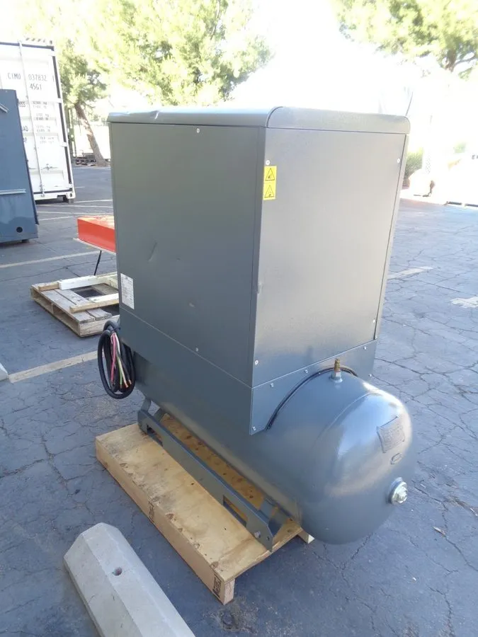 Компрессор 2015 Atlas Copco GX11P 15 hp rotary screw air compressor w/ tank — фото лота 2