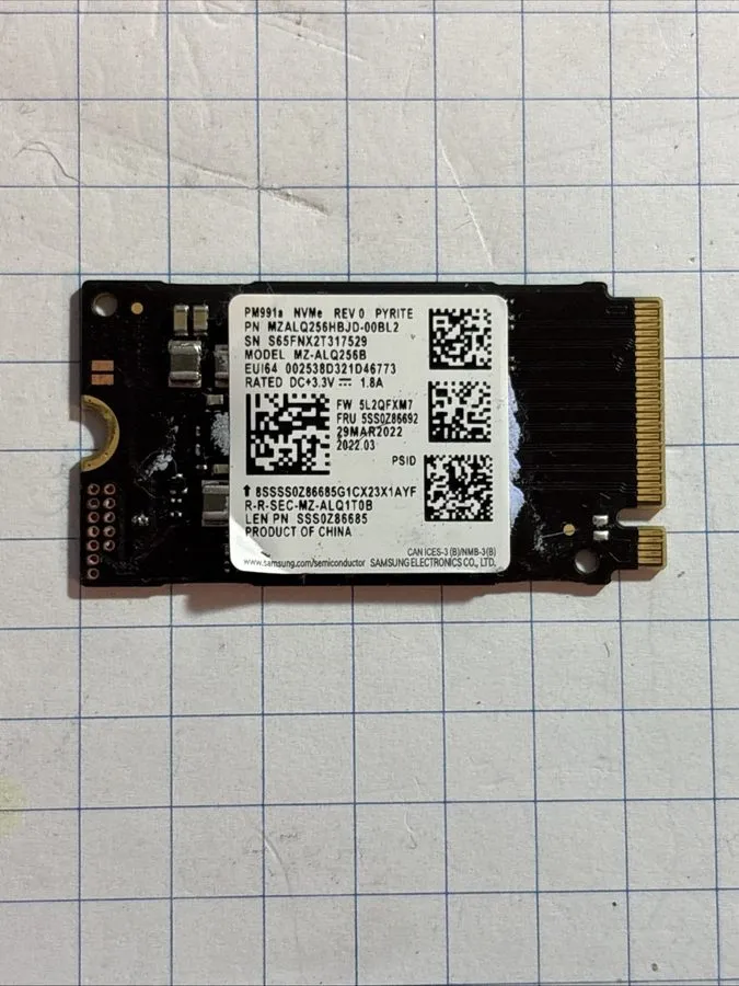 SSD-накопитель Samsung PM991A 256GB SSD NVMe PCIe 3.0 x4 M.2 2230 MZ-ALQ256B MZA