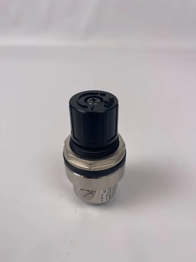 Трубопроводная арматура SMC SR1000-M5 Industrial Air Pressure Regulator 30 psi 0 — фото лота 2