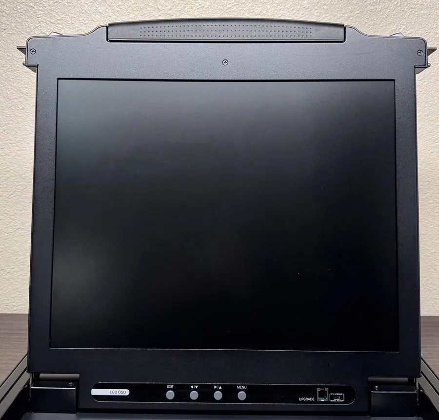 KVM-переключатель Tripp Lite 8-Port B020-008-17 Rackmount KVM Console 17” LCD