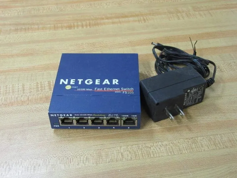 Коммутатор NETGEAR FS105 5 Port Fast ETHERNET Switch