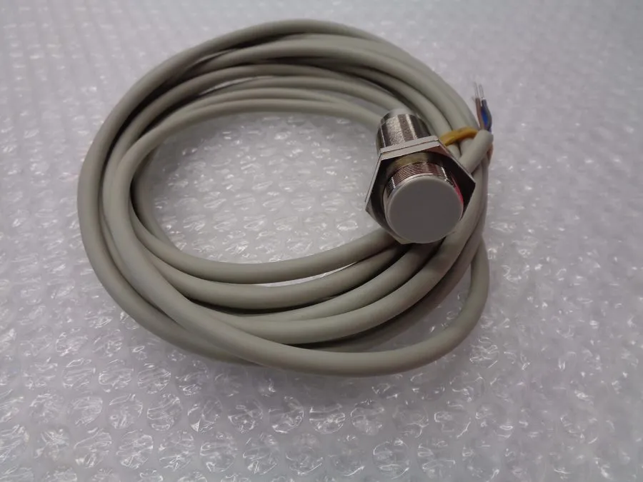 Датчик приближения Baumer IWRM 18U9501/P/0500 Inductive Proximity Sensor