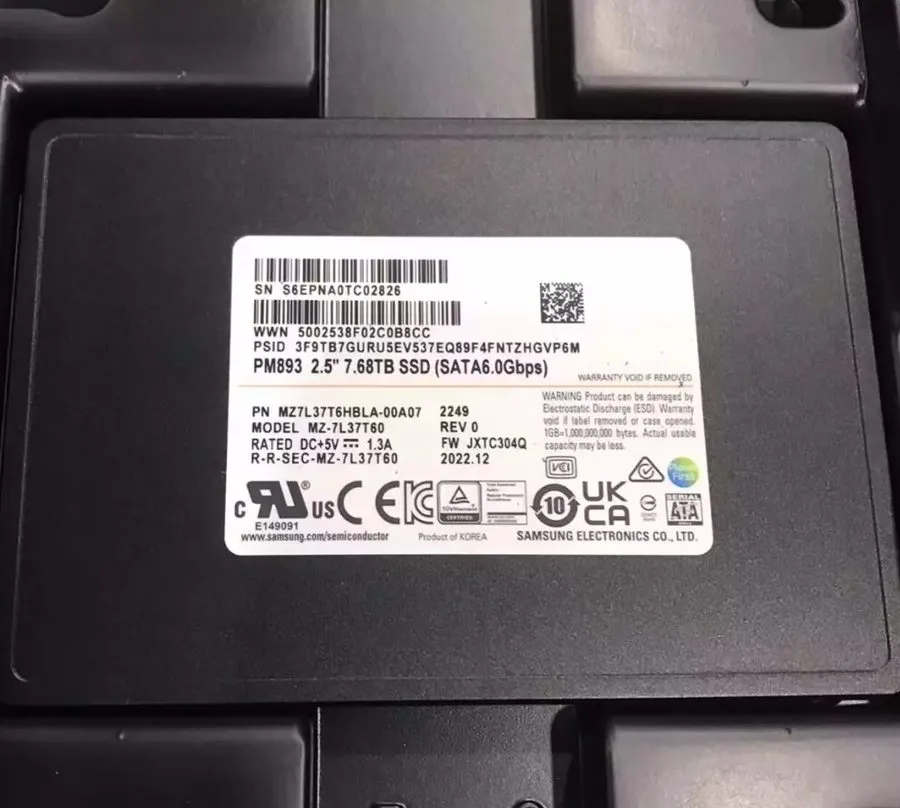 SSD-накопитель Samsung MZ7L37T6HBLA-00A07 PM893 7.68TB SATA 2.5" Internal Enterp
