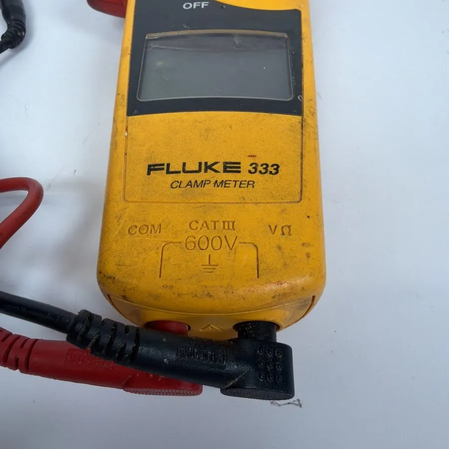 Тестер Fluke 323 True-RMS Digital Clamp Meter, 600V AC & DC Voltage No Leads