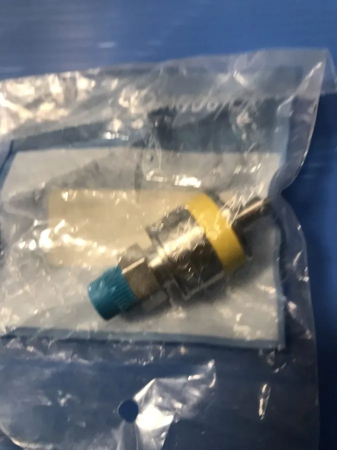 Клапан SWAGELOK Quick Connect Stem Valve 1/8" NPT, SS-QC4-D-2PMK4, SHIPSAMEDAY#F