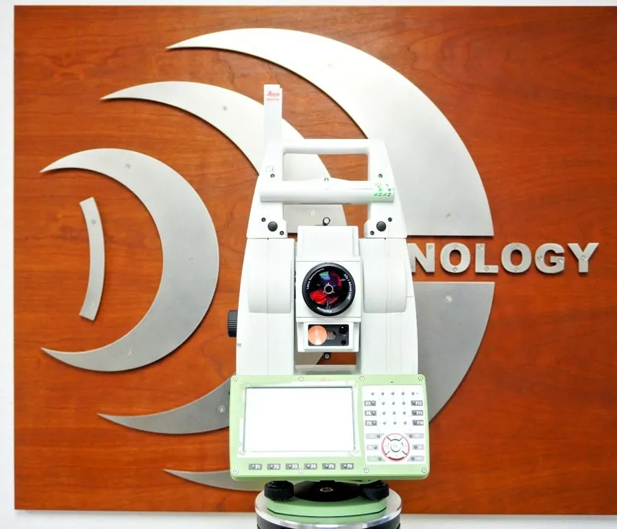 Тахеометр LEICA TS16 1" PinPoint R500 Robotic Total Station With Windows Tablet — фото лота 1