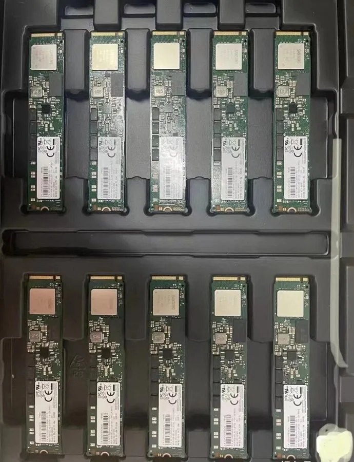 SSD-накопитель Samsung PM983 960GB SSD M.2 NVMe PCIe Solid State Drive MZ1LB960H — фото лота 1