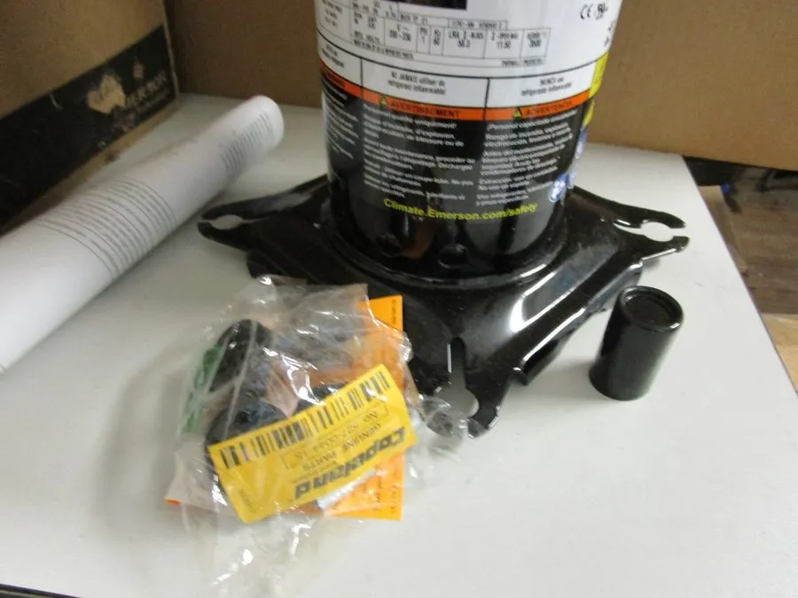 Компрессор Emerson Copeland Scroll AC Compressor ZP20K5EPFV830 G2U