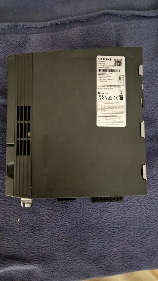 Привод Siemens 6SL3210-1KE11-8AF2 G120C RATED POWER 0,55KW