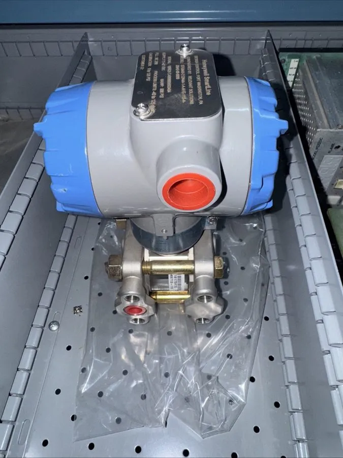 Датчик давления HONEYWELL STG840-E1DN4A-1-A-AHE-11S-A-20A0-00-0000 PRESSURE TRAN — фото лота 1