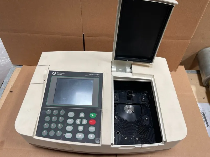 Спектрофотометр PHARMACIA BIOTECH ULTROSPEC 3000 UV/VISABLE SPECTROPHOTOMETER 80