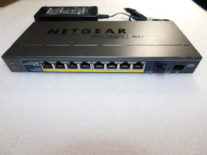 Коммутатор NETGEAR GS110TPv3 8 Port Gigabit PoE+ Ethernet Smart Switch 2 SFP GS1