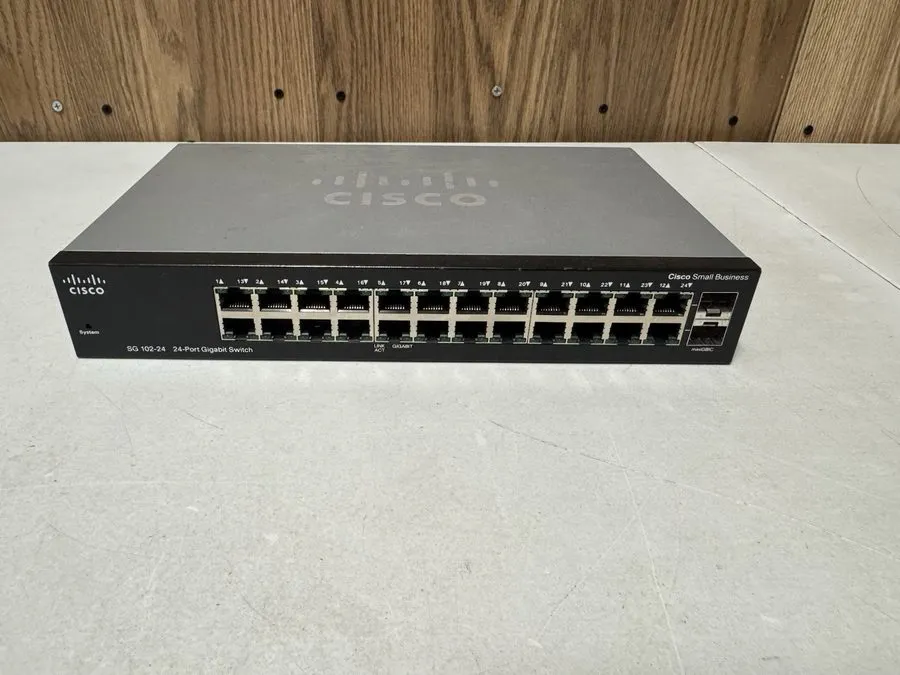 Коммутатор Cisco SG102-24 24-Port Gigabit Ethernet Unmanaged Rackmount Switch