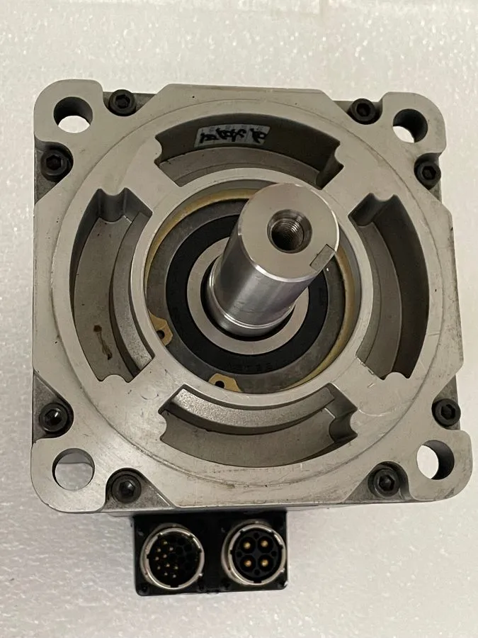 Серводвигатель Allen-Bradley MPL-B520K-MJ22AA Servo Motor
