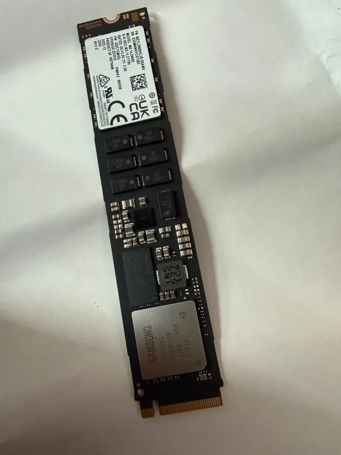 SSD-накопитель Samsung PM9A3 960GB 2.5” SSD U.2 PCle 4.0 x4 MZQL2960HCJR-00A07、0 — фото лота 1