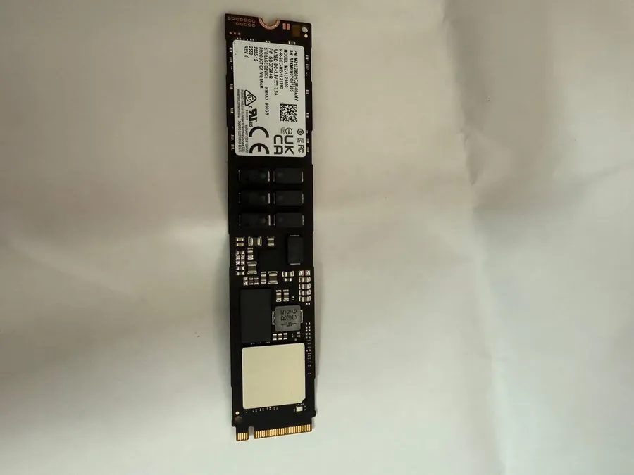 SSD-накопитель Samsung PM9A3 960GB 2.5” SSD U.2 PCle 4.0 x4 MZQL2960HCJR-00A07、0 — фото лота 2