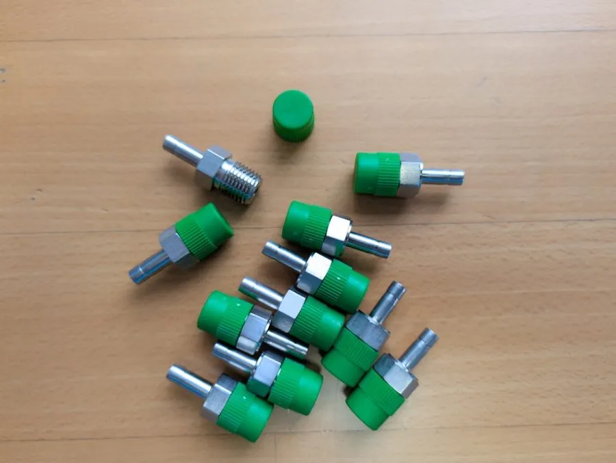 Фитинг Stainless Steel Swagelok Tube Fitting, SS-6-MTA-1-4, 6 mm Tube OD x 1/4"  — фото лота 1