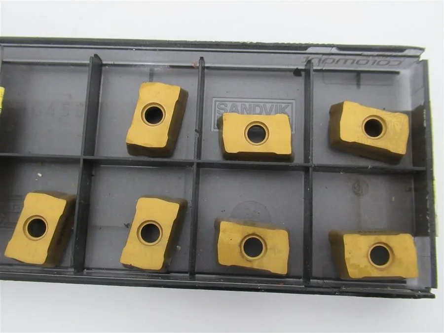 Режущий инструмент Sandvik Coromant Carbide Milling Insert R390-18 06 40H-PL 102
