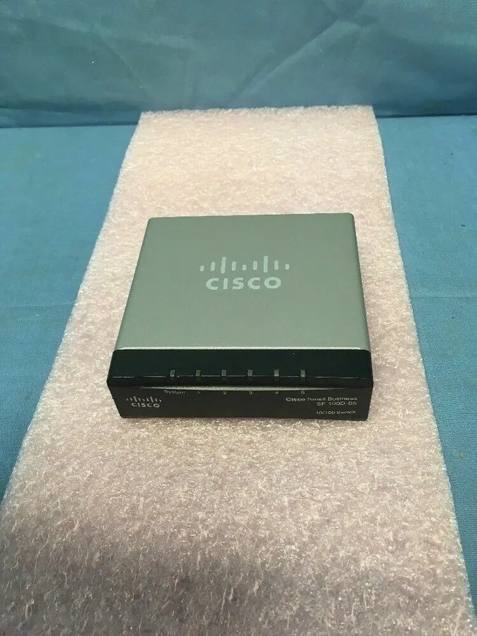 Коммутатор Cisco SF100D-05 Small Business Unmanaged 5-Port Switches