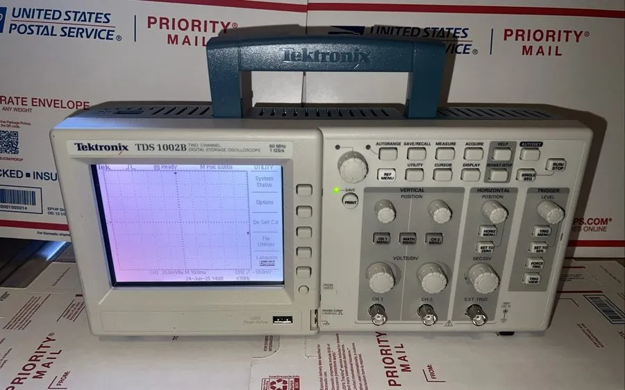 Осциллограф Tektronix TDS1002B 60MHz 2 Channel 1 GS/s Oscilloscope (Needs Calibr