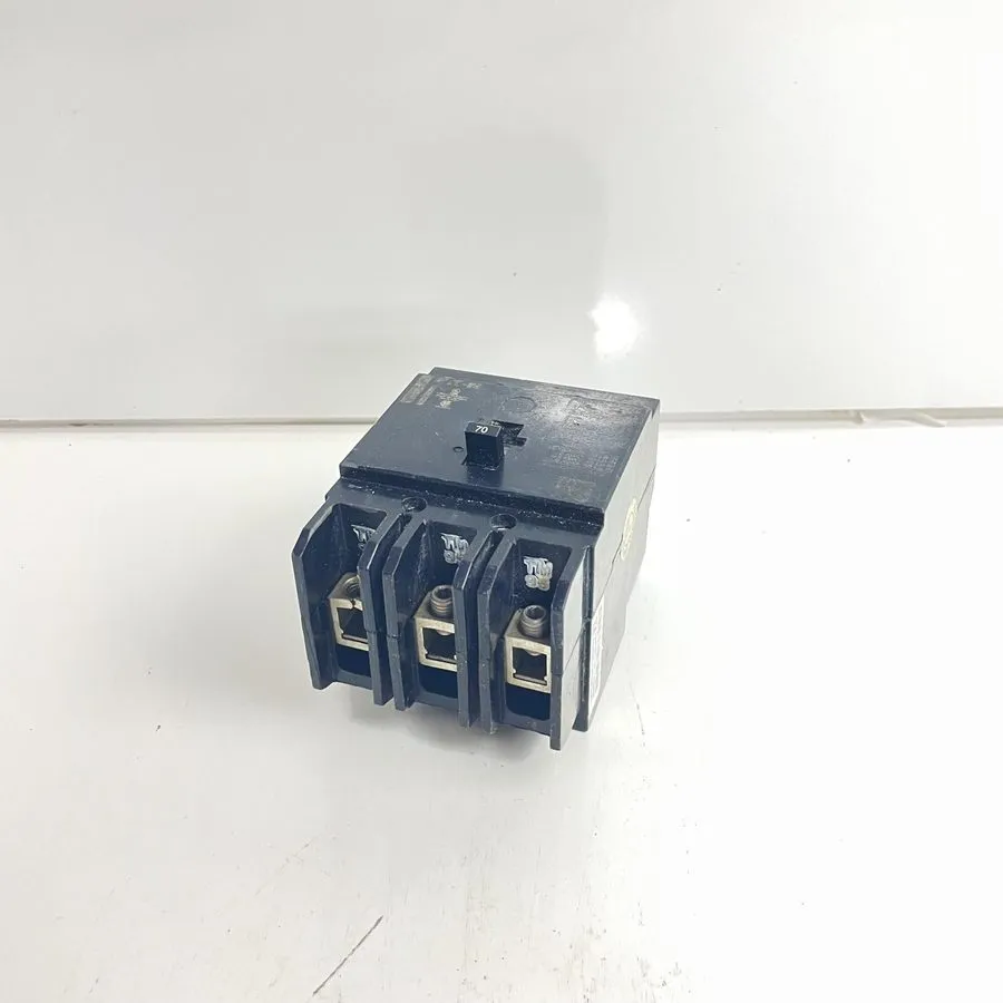 Автоматический выключатель Westinghouse GHB3070 3 Pole 70 Amp 480V AC Circuit Br