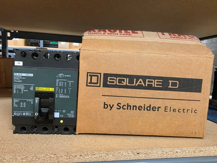 Автоматический выключатель Square D FAL34030 480 V AC 250 V DC 30 A 3 P Circuit