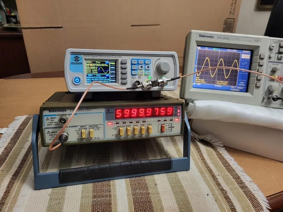 Тестер Tektronix CMC251 1.3 GHz Frequency Counter, From our Eng lab (Sn 50164) — фото лота 1