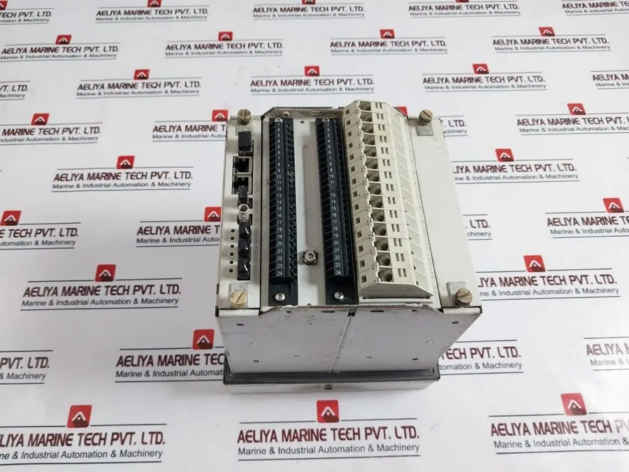 Реле защиты ABB REU615 Voltage Protection and Control Relay 48-250 VDC/100-240 V
