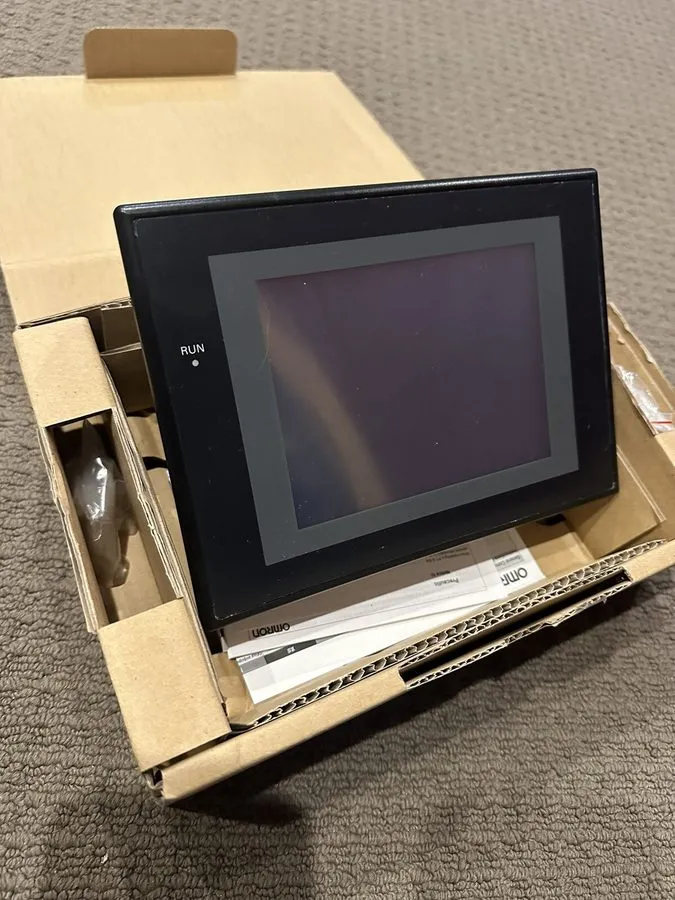 Панель оператора OMRON NS5-MQ00B-V2 HMI Touch Panel — фото лота 1