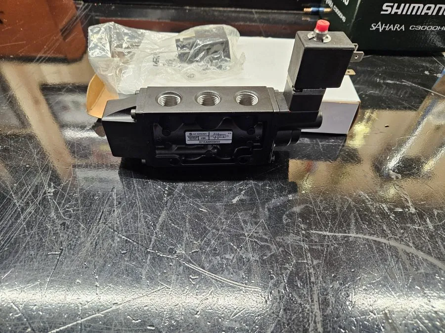 Электромагнитный клапан Norgren K71EA00KS6KV2 Pneumatic Solenoid Valve 3/8in Npt
