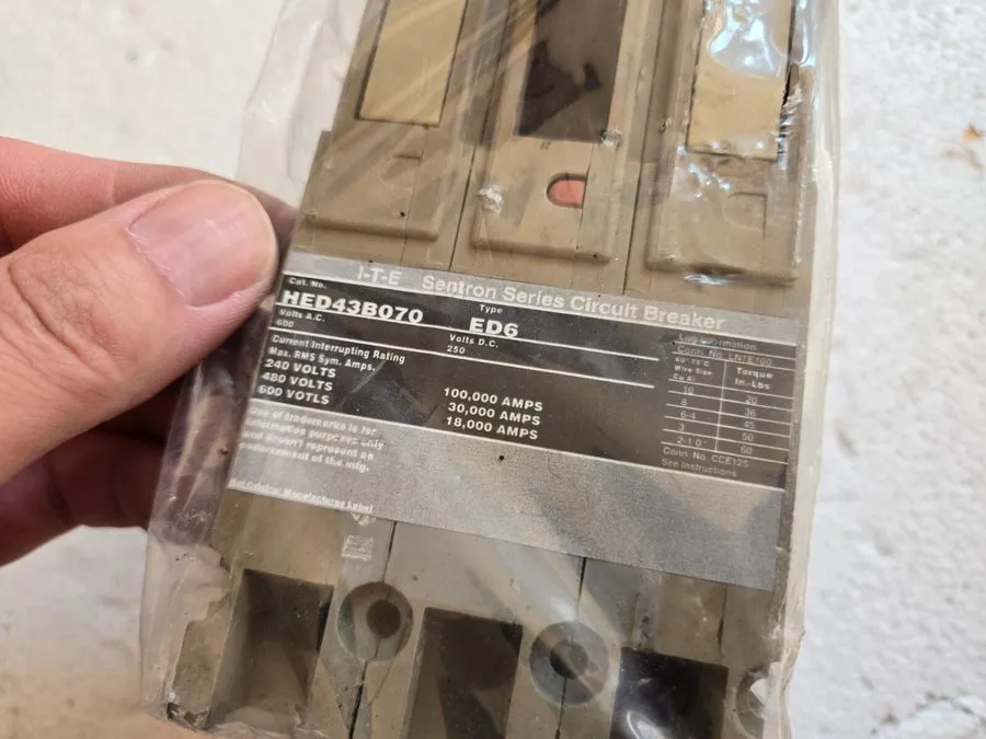 Автоматический выключатель Siemens HED43B070 Sentron Series Circuit Breaker 70A 