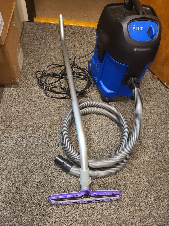 Складское оборудование Nilfisk 30200405 ALTO Attix 30 8 GL Wet/Dry Vacuum Excell — фото лота 1