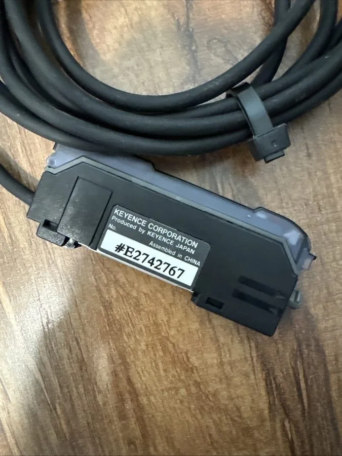 Датчик keyence FS-V21R Fiber Optic Sensor Amplifier