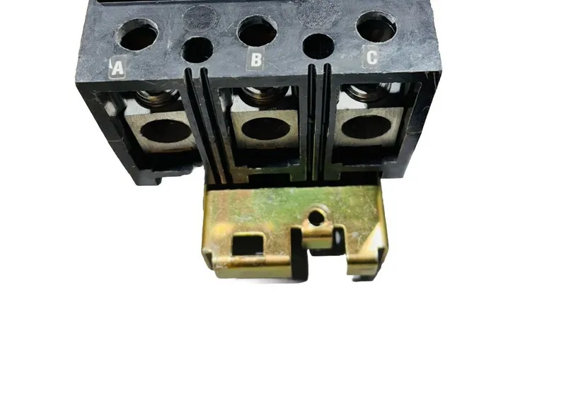 Автоматический выключатель Square D KC34200 200 Amp 480 VAC 3 Pole 65ka@480V I-L