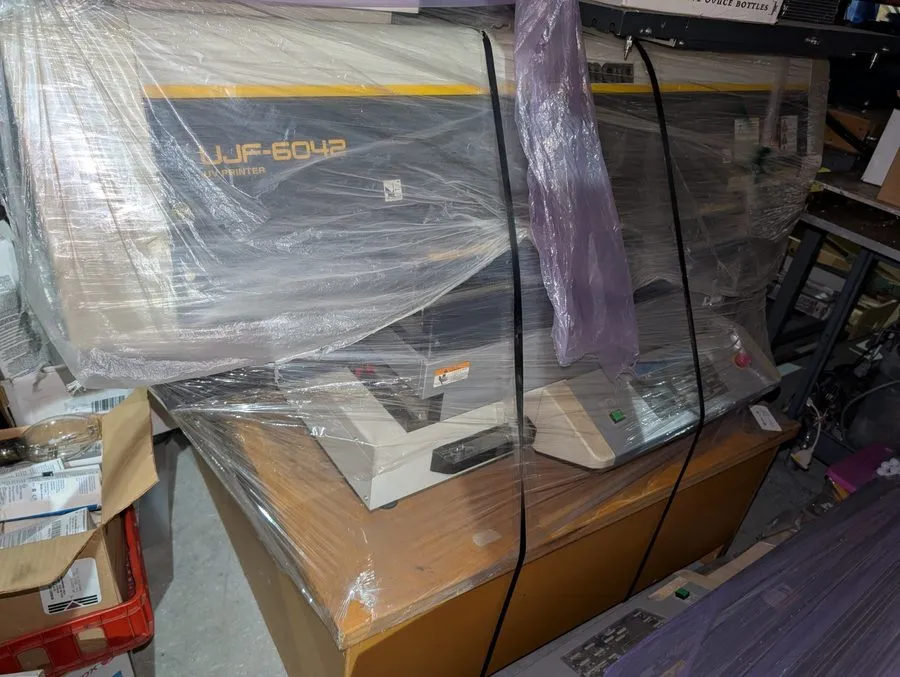 Принтер Mimaki UJF-6042 Tabletop UV Printer 24" x 16.5" Printing Area