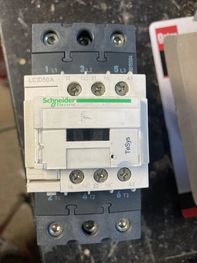 Контактор Schneider Electric TeSys D LC1D50A Contactor 3P 50A 40HP 3-Pole 1NO 1N