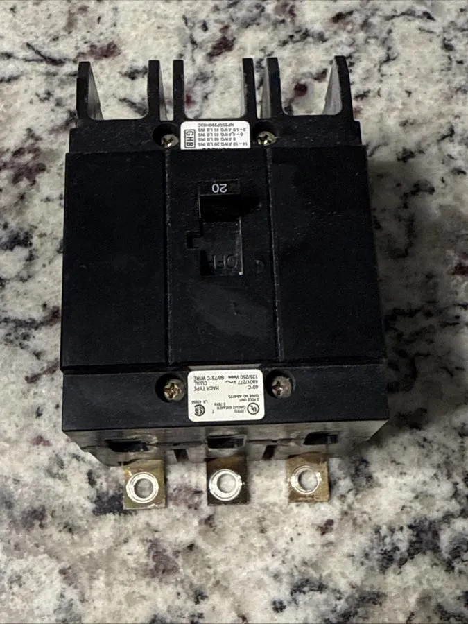 Автоматический выключатель Eaton GHB3020 20A 480V Circuit Breaker Black Take Off