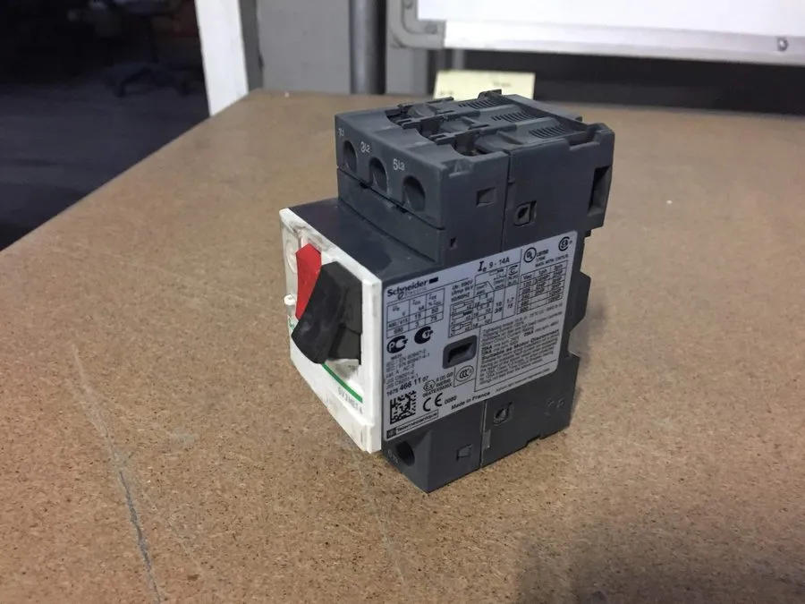 Автоматический выключатель Telemecanique GV2ME16 Motor Starter Circuit Breaker 9