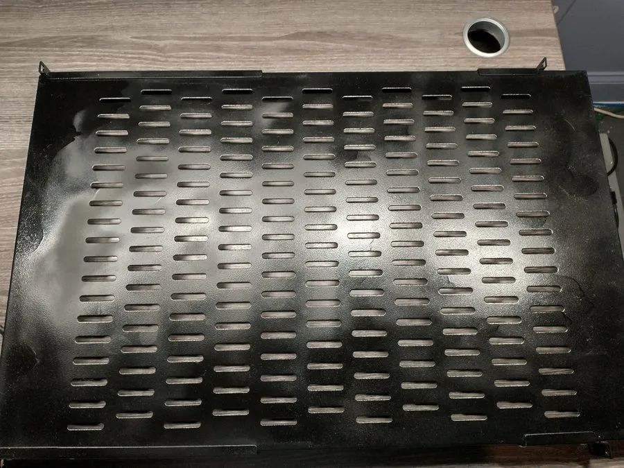 Стойка/шкаф Adjustable 1U 4-Post Vented Rack Shelf, 28-34.4in, 150lb Capacity, H