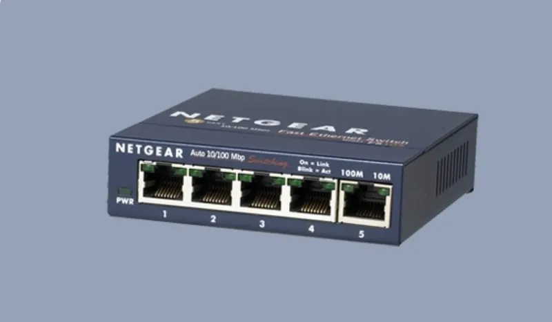 Коммутатор NETGEAR FS105 5 Port 10/100 Fast Ethernet Unmanaged Switch