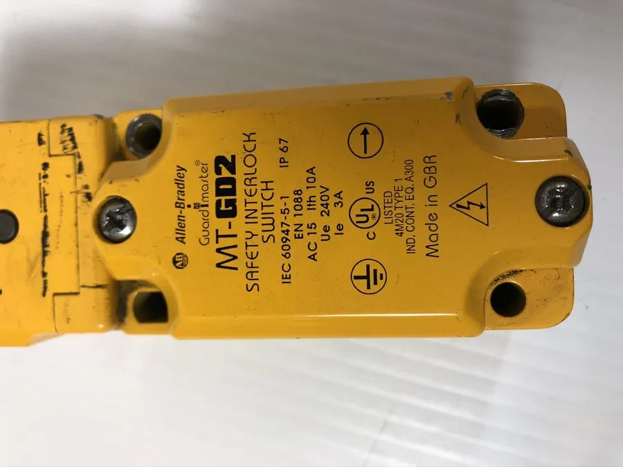 Реле безопасности Allen-Bradley MT-GD2 Guardmaster Safety Interlock Switch 440K-