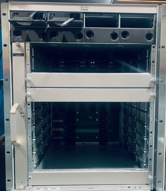 Коммутатор CISCO C9410R 10-SLOT CATALYST 9400 CHASSIS W/ 2x C9400-PWR-3200AC POW