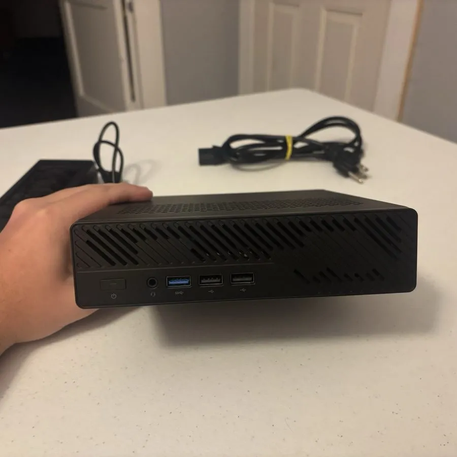 SSD-накопитель MINISFORUM MS-01 Intel i9-13900H, 32 Gb RAM, 1 Tb NVMe — фото лота 1