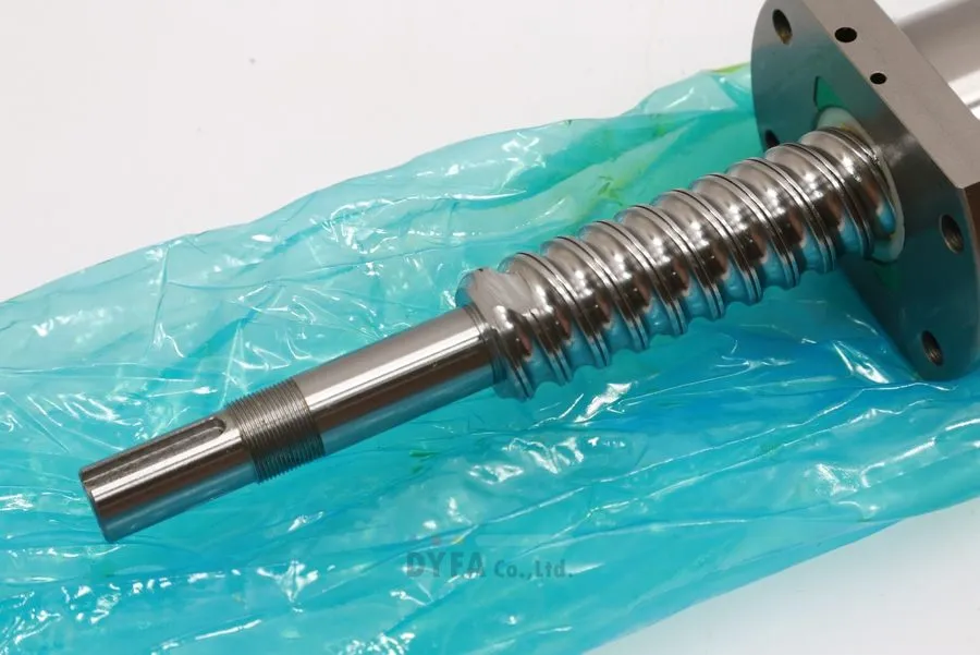 Шарико-винтовая передача HIWIN NoPreload Rolled Ball Screw S130GMC-1, 3320+485L  — фото лота 1