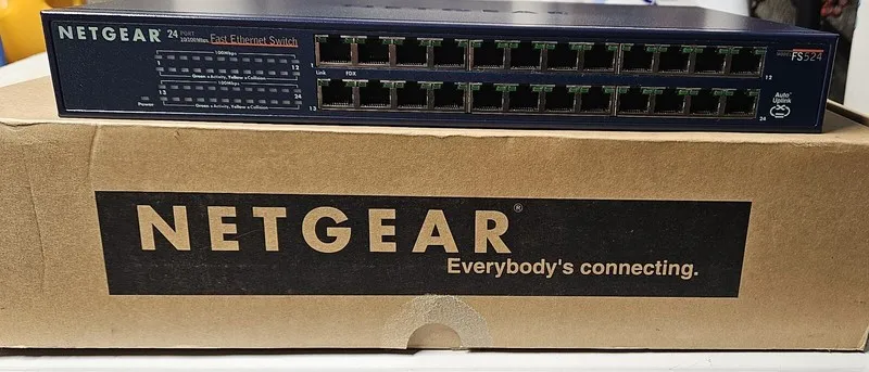 Коммутатор NetGear FS524 24-Ports 10/100 mbps Fast Ethernet Switch
