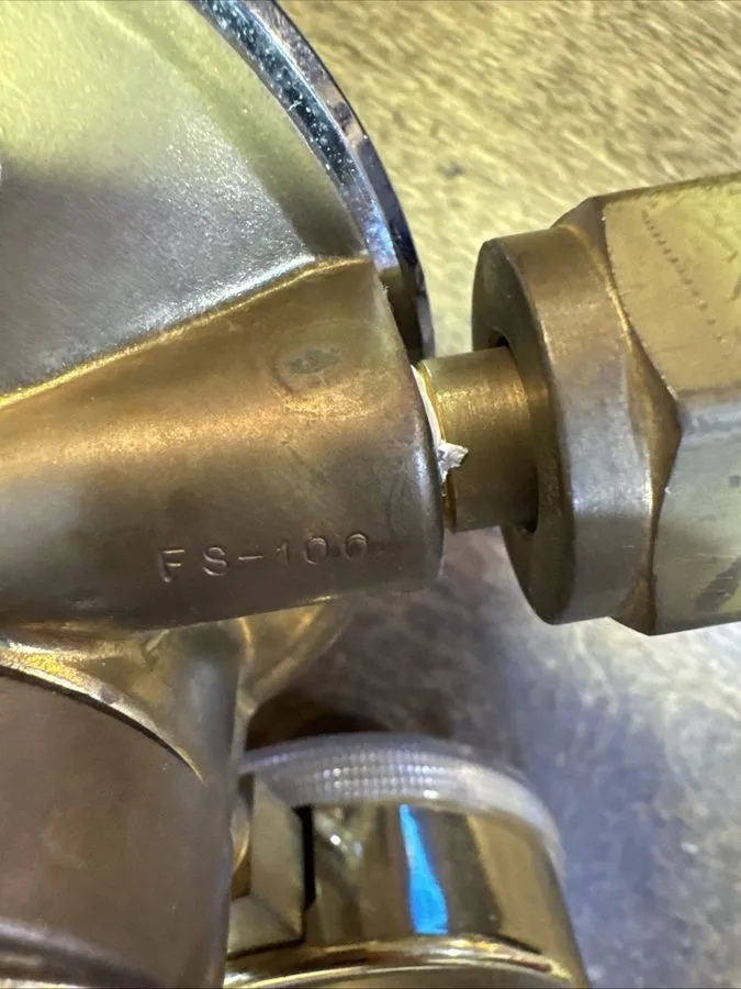 Трубопроводная арматура Fisher Scientific FS-100 CO2 Gas Regulator Compressed Ga — фото лота 1