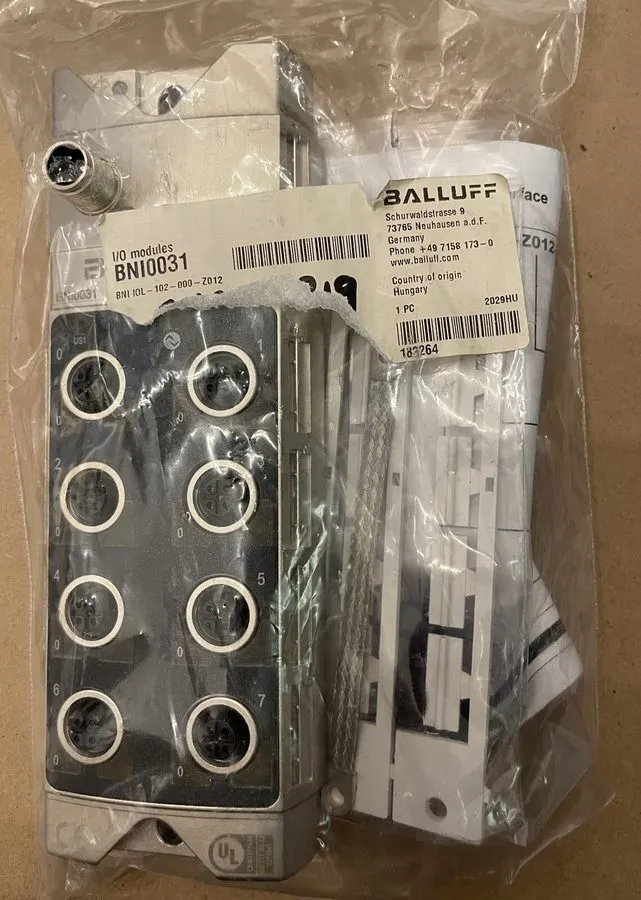 Модуль ввода-вывода Balluff BNI0031 I/O Module 8-Port Connector 4Pin Plug Hub M1